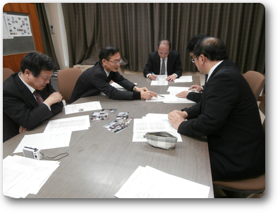 理事会の様子 理事会の様子