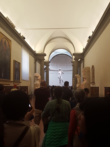 ミケランジェロの「ダビデ像」