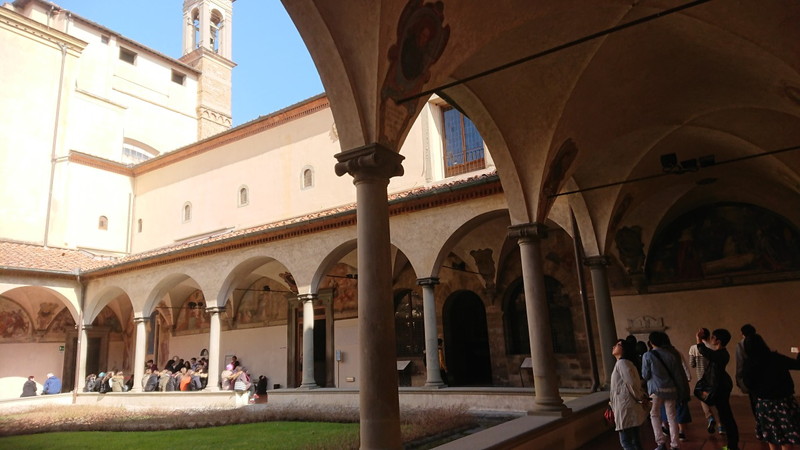 聖アントニーノの回廊と中庭