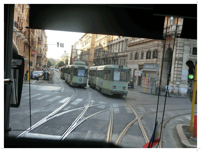 ローマ市内を走る路面電車