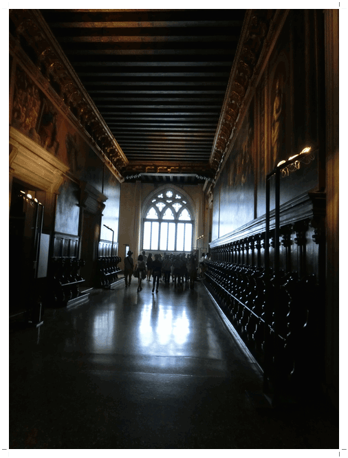 「大評議会の間」への廊下