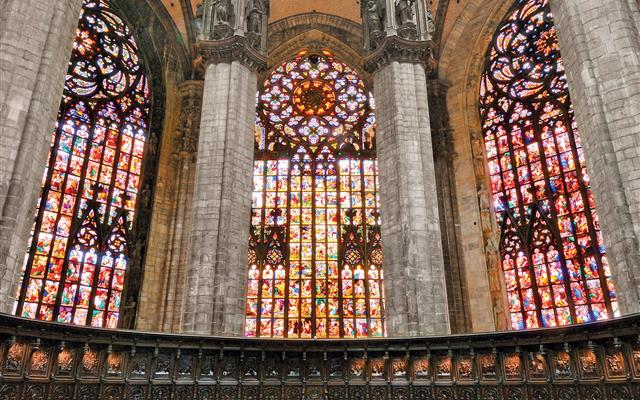 ミラノ大聖堂ステンドグラス